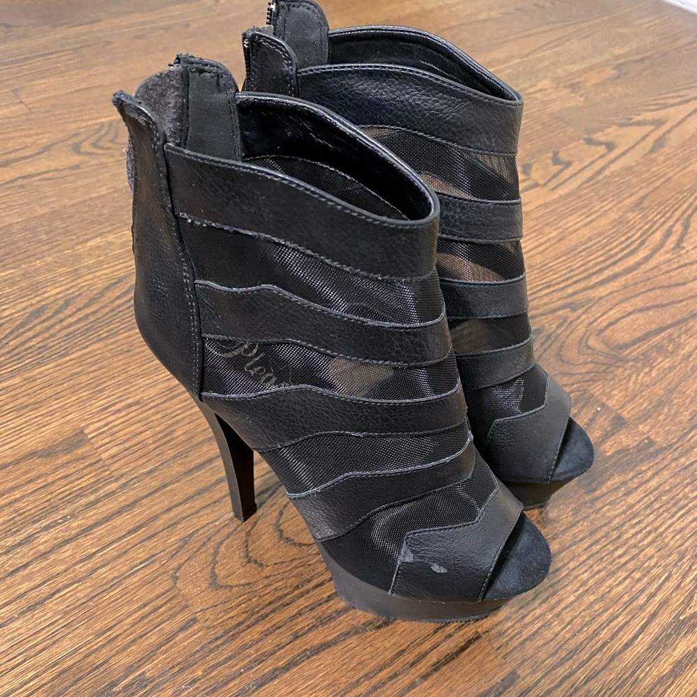 Pleaser 7in heels